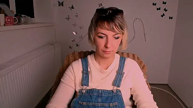 Chat +18 de Lana_Foxyy ao vivo