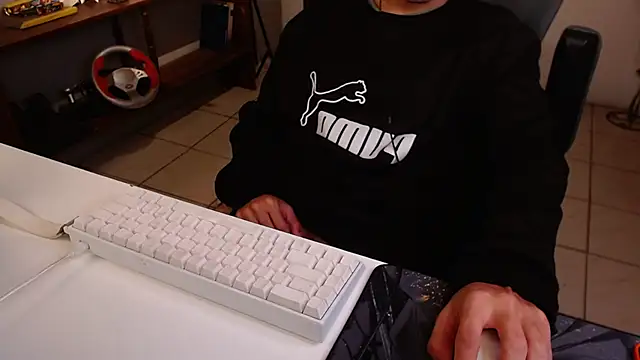 Thieves9 Show in webcam