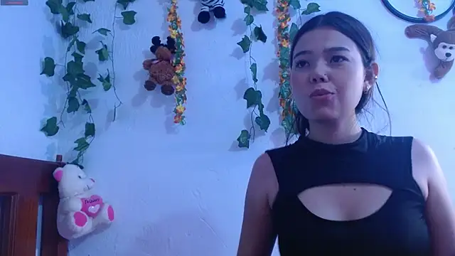 Draculaura_X Webcam-Show