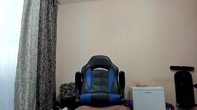 Show modela SanFrantsisko na web-kameri