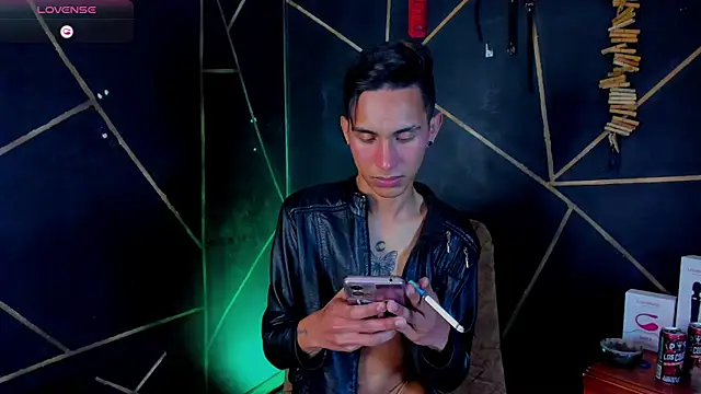 Shadowguy_ – Naživo XXX chat