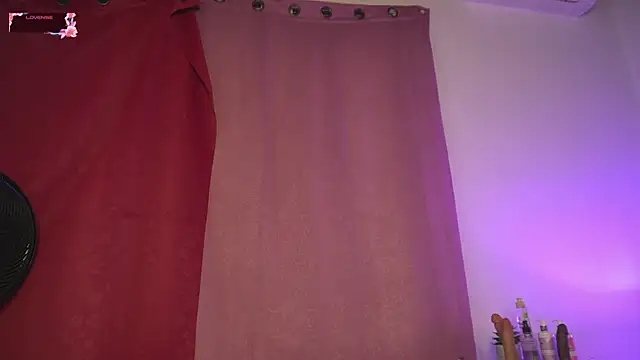 noah_0814's Live XXX Chat