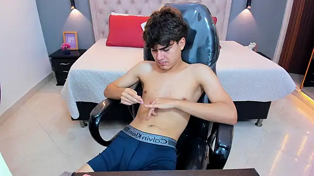 Czat XXX na żywo – Tommy18__