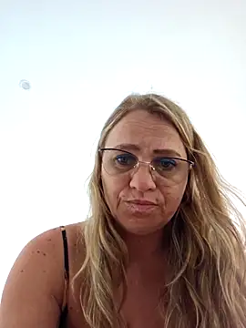 XXX chat uživo modela BLONDKICIA1