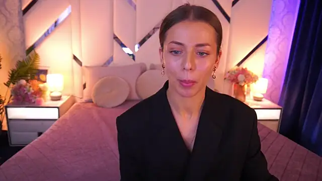 Show de DoveLovee na webcam