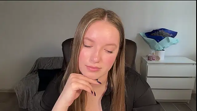 دردشة EvaMaddison الجنسية المباشرة