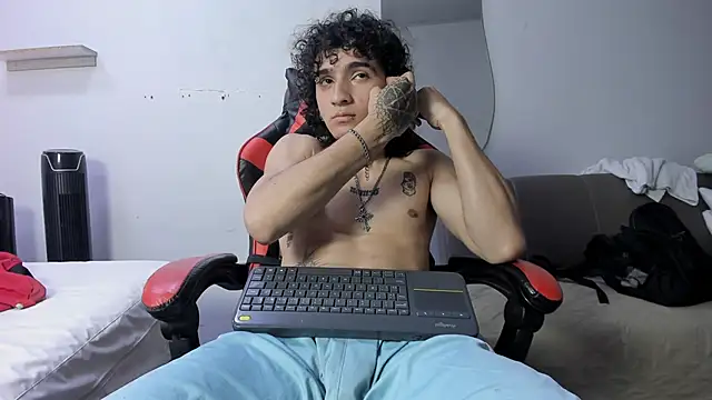 Онлайн чат XXX JackesTaylor