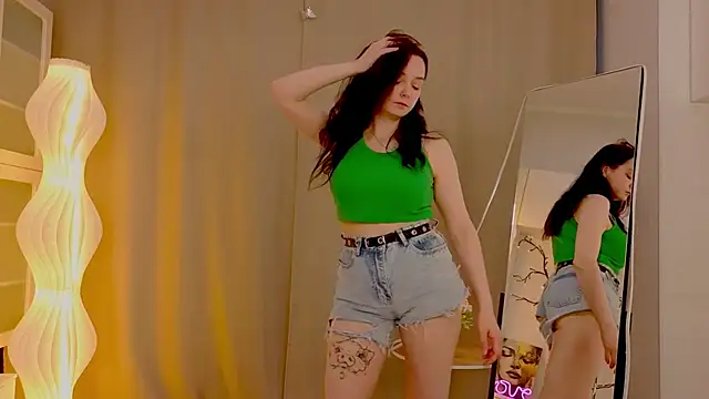 KaraNeagle: онлайн-секс-чат