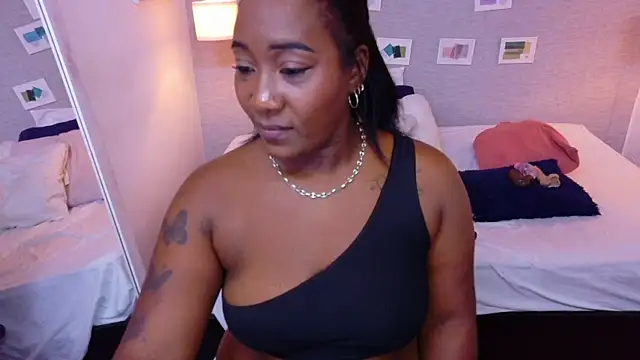 Chat +18 de kiara_evanss ao vivo