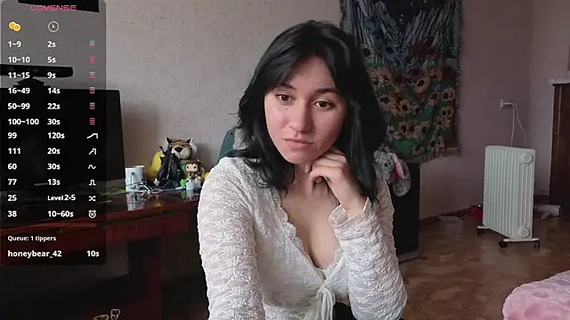 MiaLovelyOne 在線直播表演