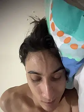 EsmeraldaNaim Chat XXX in diretta