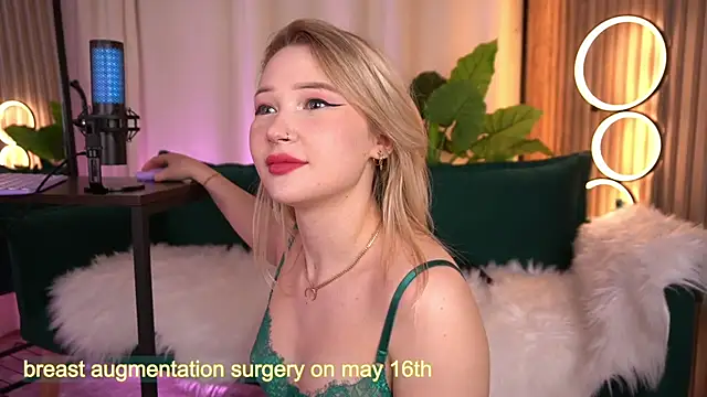 LauraWifeness Live XXX-Chat