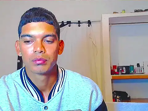 theMyke101 Show in webcam