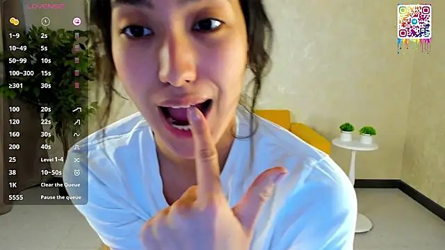 FlirtyAura – Live XXX-chat