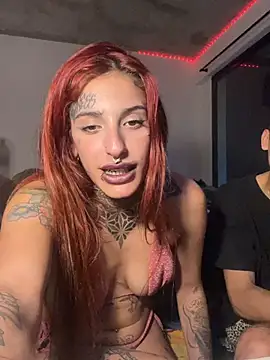 julie-blair Show in webcam