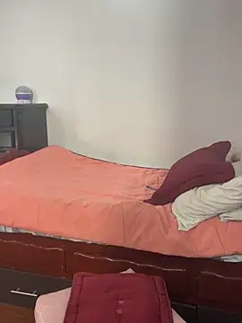 Chat +18 de MariamGray1 ao vivo