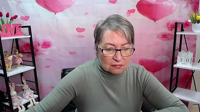 OlgaLuck: διαδικτυακό σόου στην κάμερα