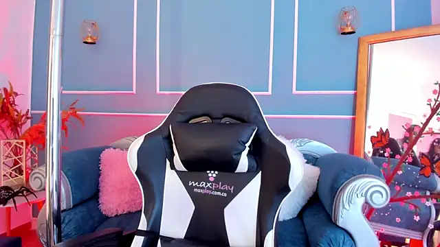 Chat +18 de TaraTaylorr ao vivo