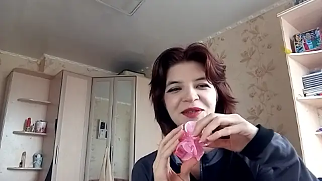 LowkeyIndigo Chat XXX in diretta