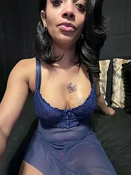 Rakiyahcharms' Live XXX Chat