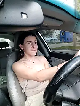 Show modela GroaningJute na web-kameri