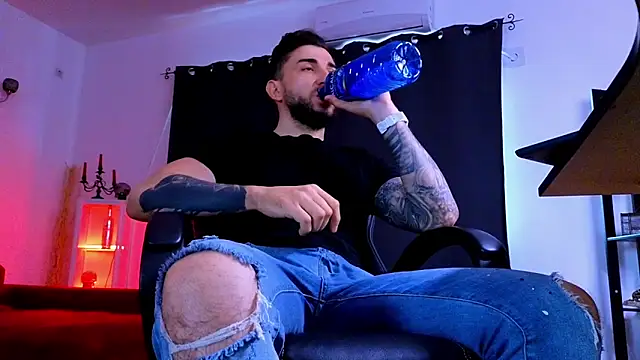 MightyAaron66: онлайн-секс-чат