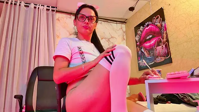 QueenSallyDesire's Live XXX Chat