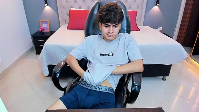 Czat XXX na żywo – Tommy18__