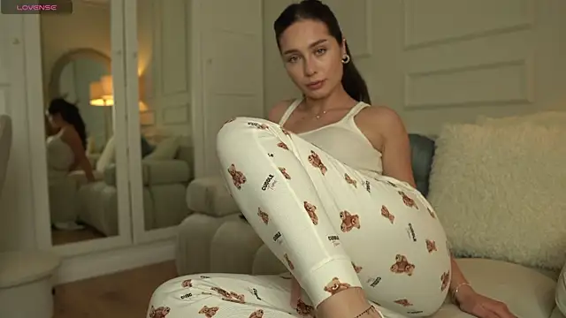 Ashley-Evans ওয়েবক্যাম শো