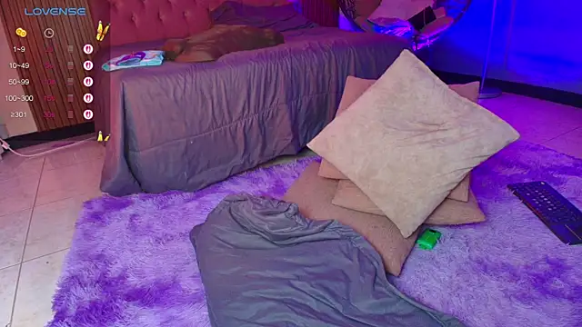 rihanna_rose élő XXX-chatje