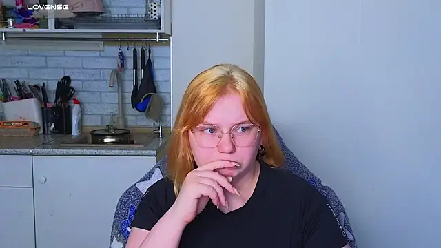 soft_focus élő XXX-chatje