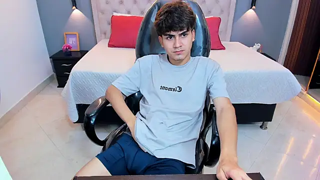 Tommy18__n Live XXX chat