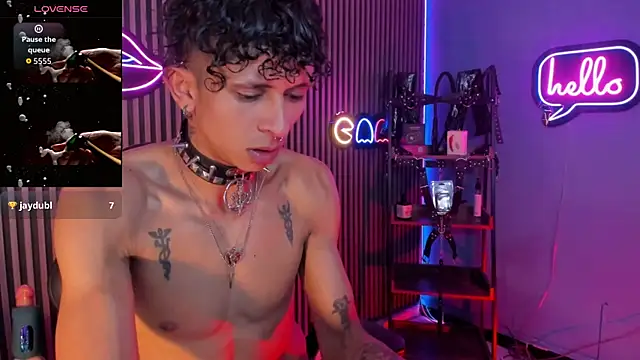 Maximoking26's Live XXX Chat