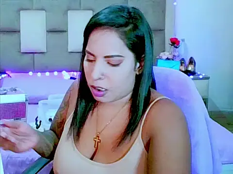 indiantopaz694u's Live XXX Chat