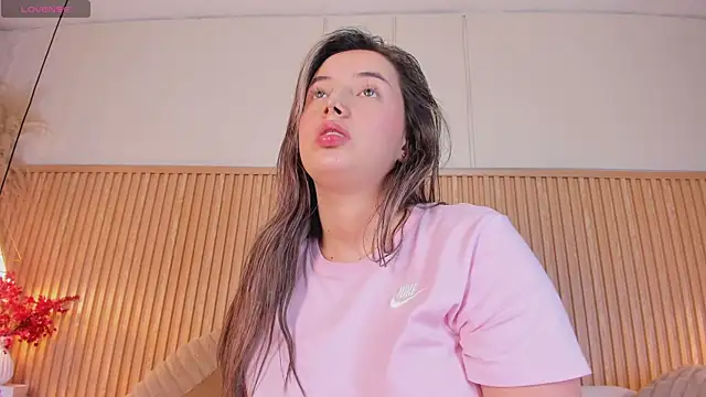 XXX chat uživo modela MiaBrokss_