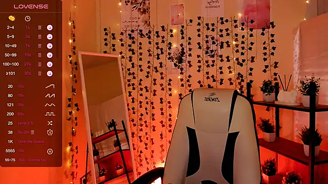 AnyaTaylor_: онлайн-секс-чат