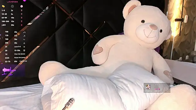 KaelSoft_'s Live XXX Chat