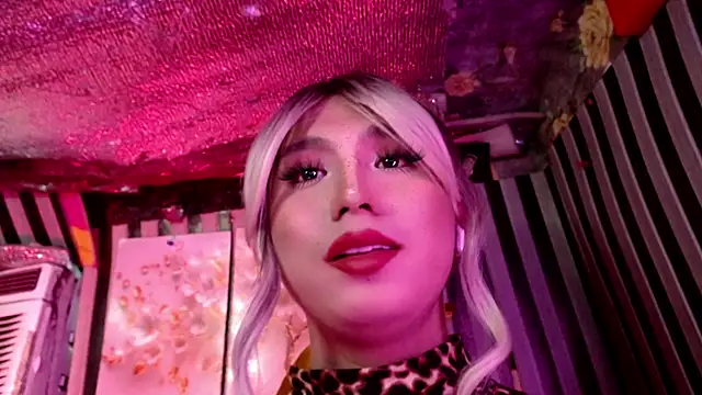 Pertunjukan Kamera Web HoresCOCKLUCY