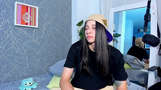 ViictoriiaSaenz 现场XXX聊天