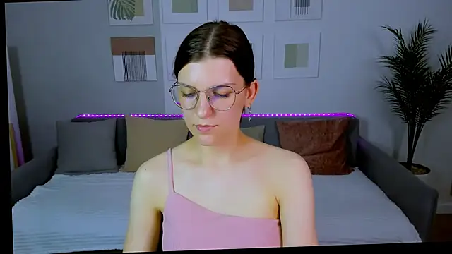 AnnaThorne live XXX chat