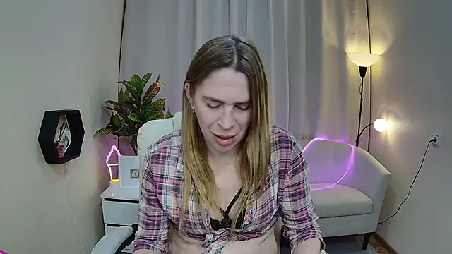 TessaDaybreak's Webcam Show