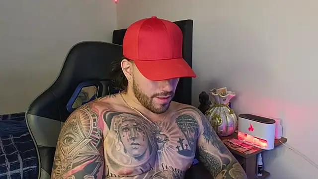 Ades_Lowe Pertunjukan Webcam