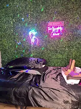 Pokazy przed kamerką – RenaThickAss