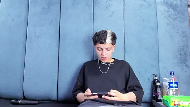 Megan_Thompson_ Live XXX-Chat