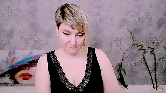 DjulliaのライブXXXチャット