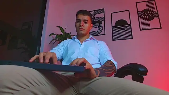 ALPHA_DOMINUS_ élő XXX-chatje