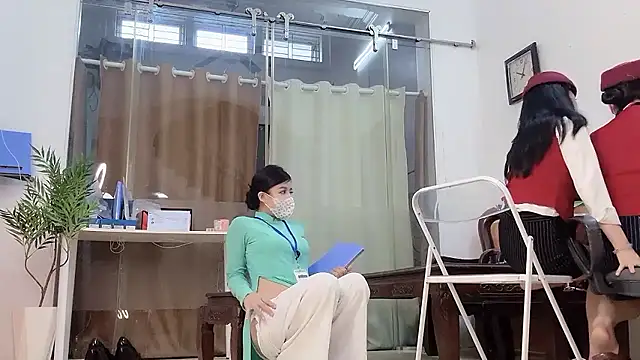 Mono-Stewardesss: вебкам-шоу