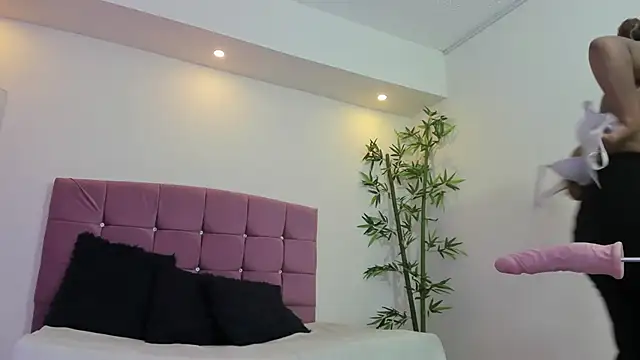 Lizzie_Williams_'s Live XXX Chat