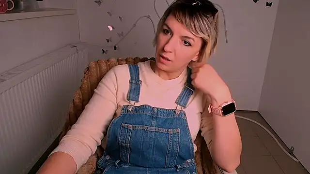 Chat XXX en directo de Lana_Foxyy