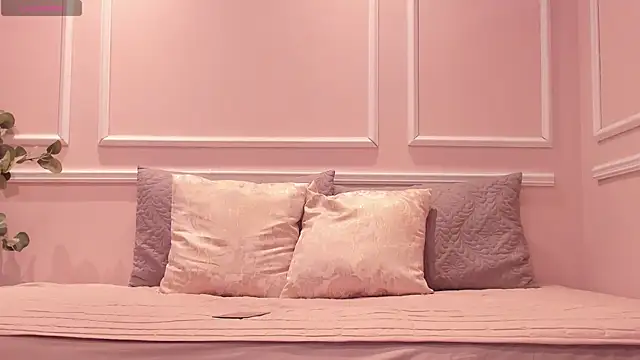 maia_lion's Live XXX Chat